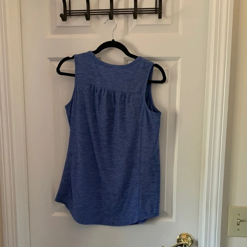 Duluth Trading Co Blue Heathered V‑Neck Sleeveless Tank - Picture 3 of 3